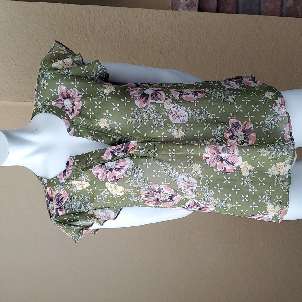 DR2 by DANIEL RAINN Green Floral Sheer Flutter Sleeve Blouse SIZE: S
